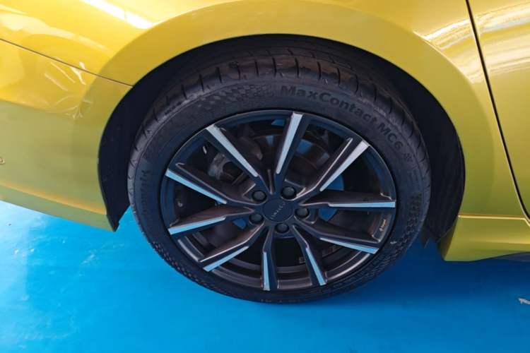 Used Lynk & Co 03 2022 03+ 2.0TD Automatic Wind-Chasing Edition Right Rear Wheel Hub