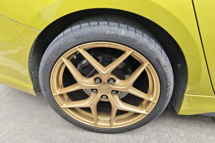 Used Lynk & Co 03 2022 03+ 2.0TD Automatic Wind-Chasing Edition Right Rear Wheel Hub
