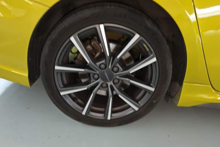 Used Lynk & Co 03 2022 03+ 2.0TD Automatic Wind-Chasing Edition Right Rear Wheel Hub