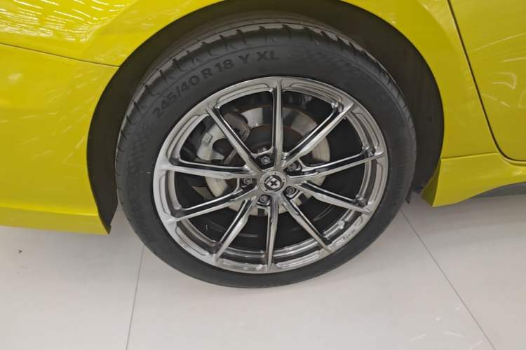 Used Lynk & Co 03 2022 03+ 2.0TD Automatic Wind-Chasing Edition Right Rear Wheel Hub