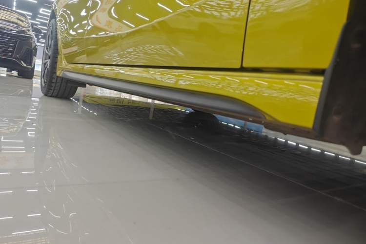 Used Lynk & Co 03 2022 03+ 2.0TD Automatic Wind-Chasing Edition Right Side Sill
