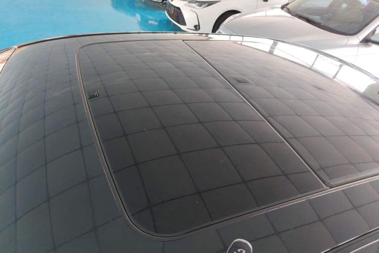 Used Lynk & Co 03 2022 03+ 2.0TD Automatic Wind-Chasing Edition Roof