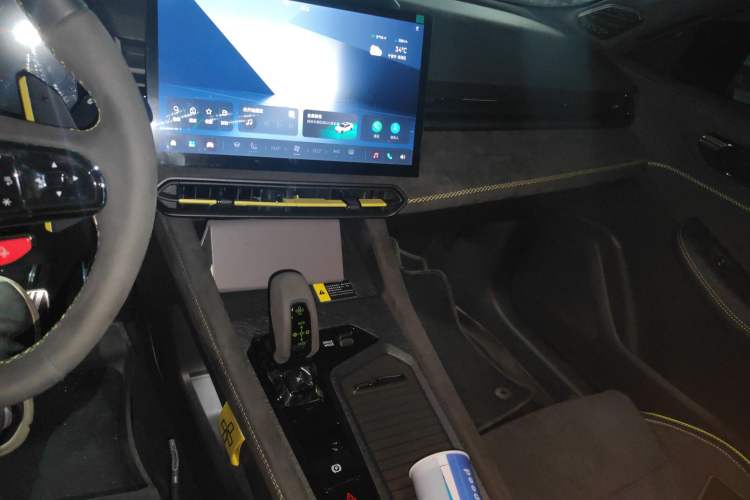 Used Lynk & Co 03 2023 03+ Racing All-Wheel-Drive Version Audio And AC Panel