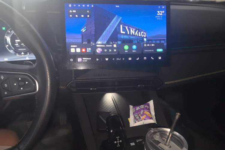 Used Lynk & Co 03 2023 2.0TD DCT H-Power Halo Audio And AC Panel