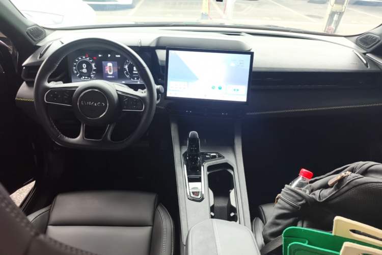 Used Lynk & Co 03 2023 1.5TD DCT JingPlus Center Console