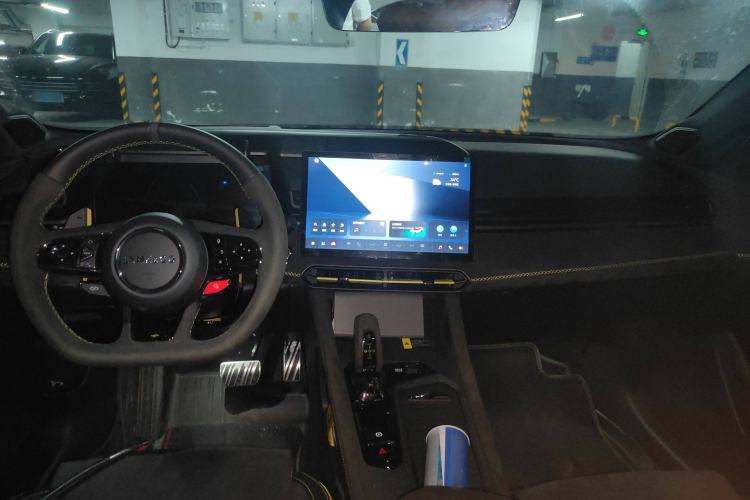 Used Lynk & Co 03 2023 03+ Racing All-Wheel-Drive Version Center Console