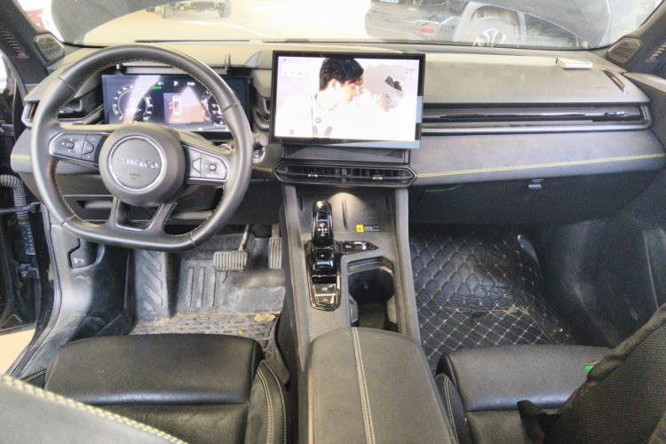 Used Lynk & Co 03 2023 2.0TD DCT H-Power Halo Center Console