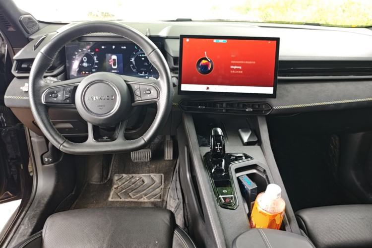 Used Lynk & Co 03 2023 1.5TD DCT JingPro Center Console