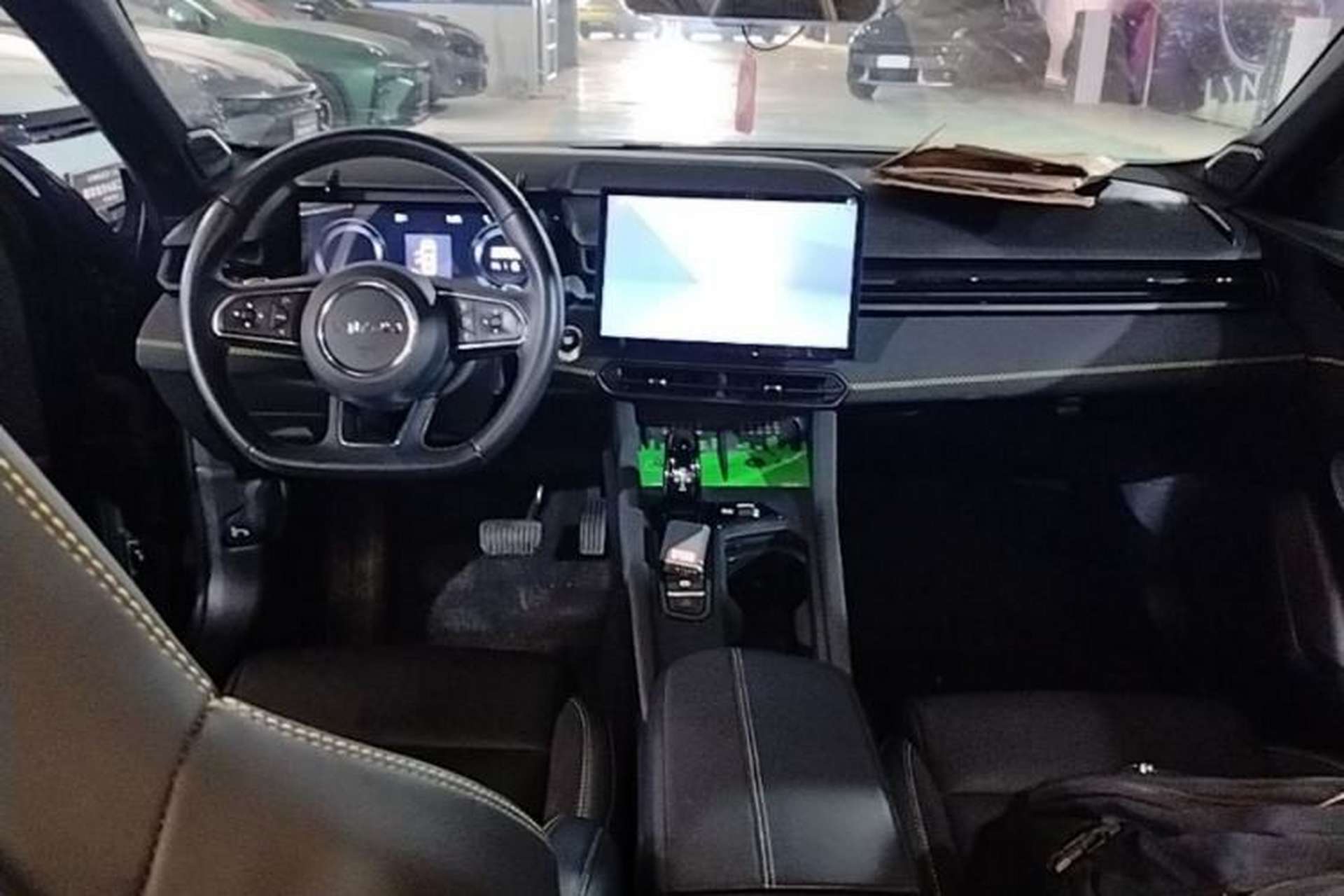 Used Lynk & Co 03 2023 2.0TD DCT JingPro Center Console