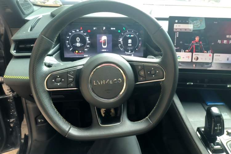 Used Lynk & Co 03 2023 1.5TD DCT JingPro Center Console