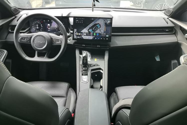 Used Lynk & Co 03 2023 2.0TD DCT JingPro Center Console