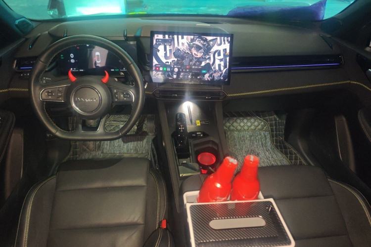 Used Lynk & Co 03 2023 1.5T EM-F PM Center Console
