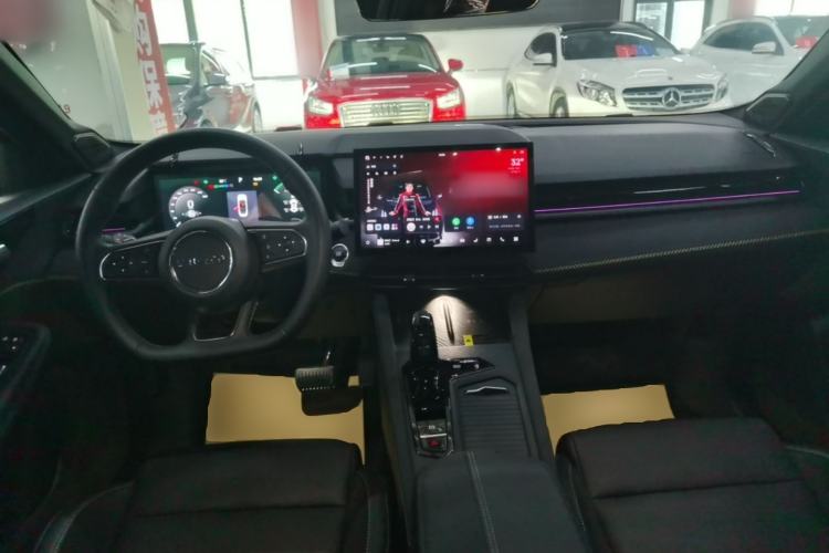 Used Lynk & Co 03 2023 1.5TD DCT JingPro Center Console