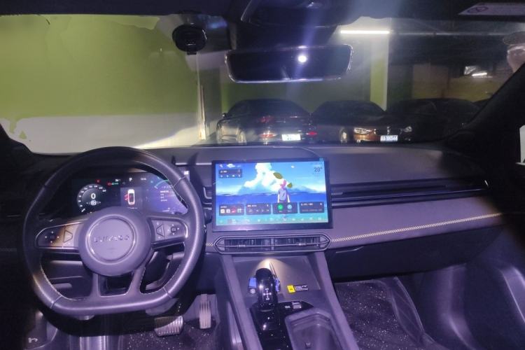 Used Lynk & Co 03 2023 2.0TD DCT JingPro Center Console