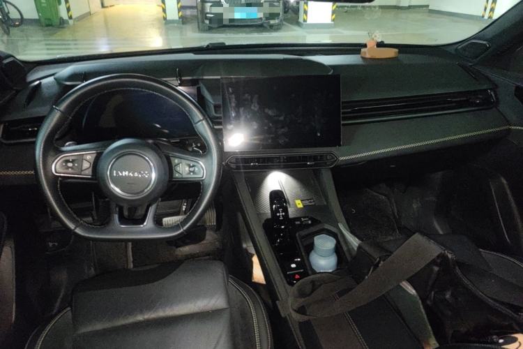 Used Lynk & Co 03 2023 1.5TD DCT JingPro Center Console