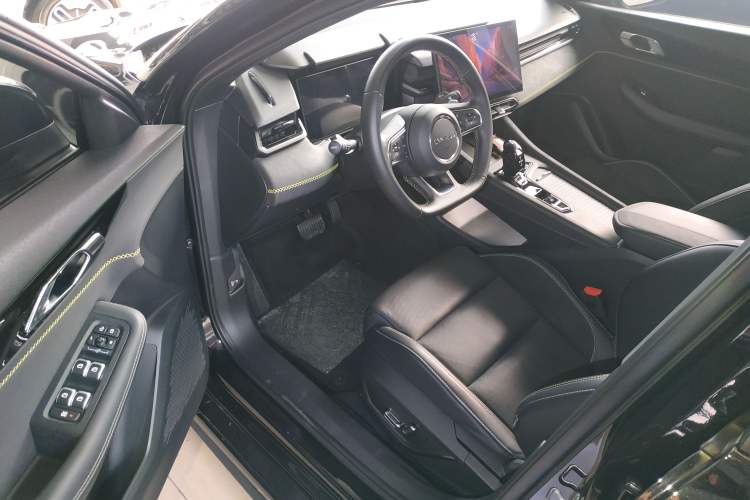 Used Lynk & Co 03 2023 1.5TD DCT JingPro Driver Seat