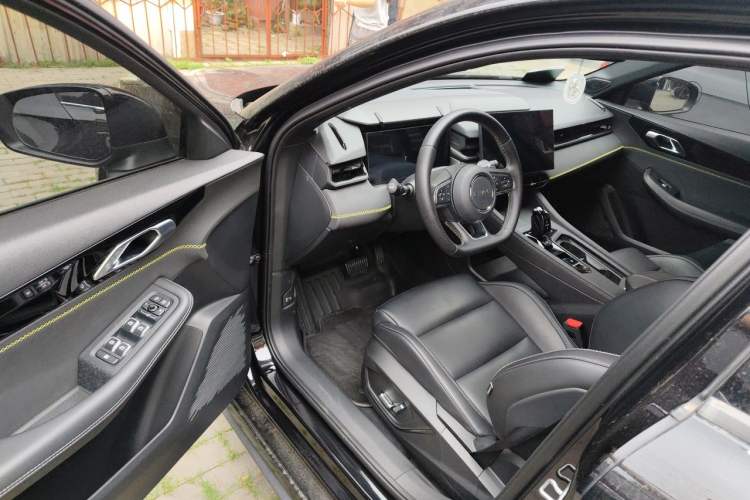 Used Lynk & Co 03 2023 1.5TD DCT JingPlus Driver Seat
