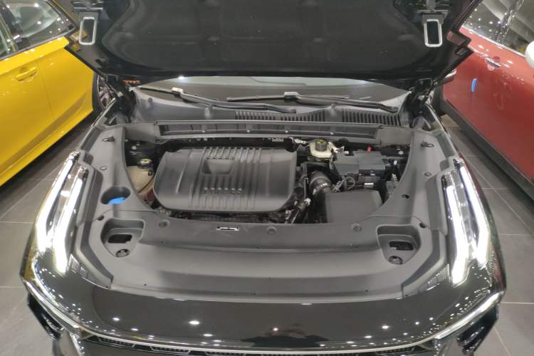 Used Lynk & Co 03 2023 2.0TD DCT JingPro Engine Bay