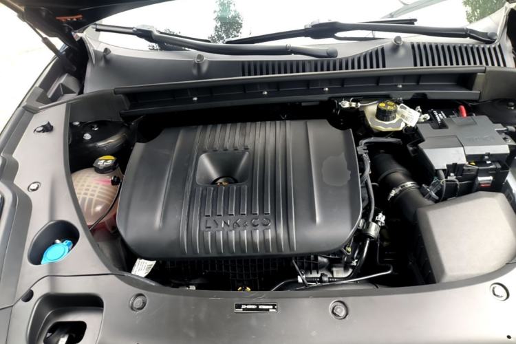 Used Lynk & Co 03 2023 2.0TD DCT JingPro Engine Bay