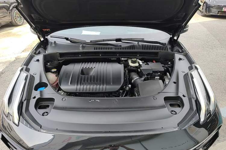 Used Lynk & Co 03 2023 2.0TD DCT H-Power Halo Engine Bay