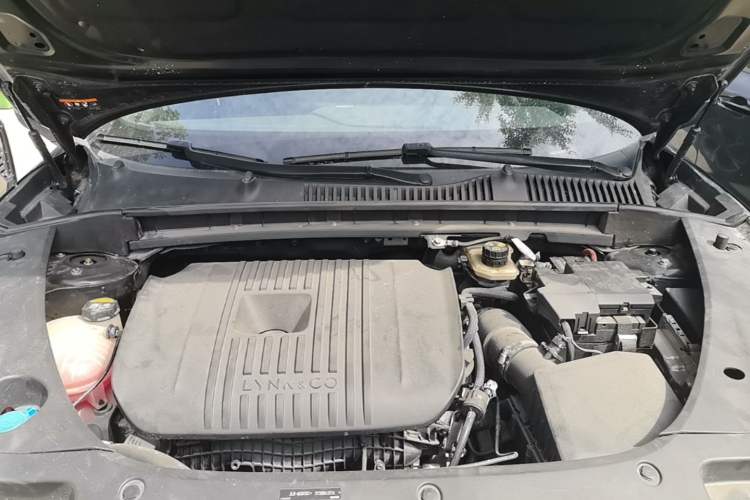 Used Lynk & Co 03 2023 2.0TD DCT JingPro Engine Bay