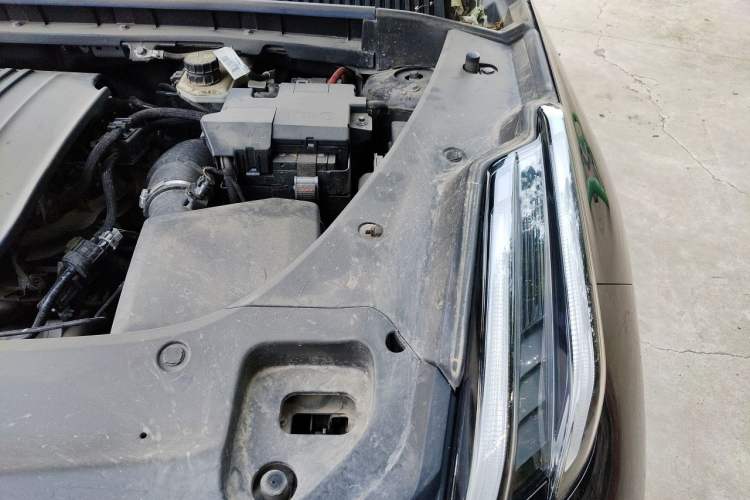 Used Lynk & Co 03 2023 2.0TD DCT JingPro Engine Bay Left