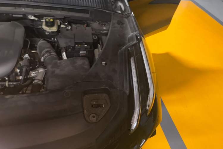 Used Lynk & Co 03 2023 1.5TD DCT JingPro Engine Bay Left