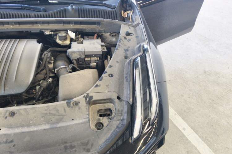 Used Lynk & Co 03 2023 2.0TD DCT H-Power Halo Engine Bay Left