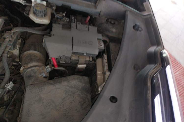 Used Lynk & Co 03 2023 2.0TD DCT JingPro Engine Bay Left