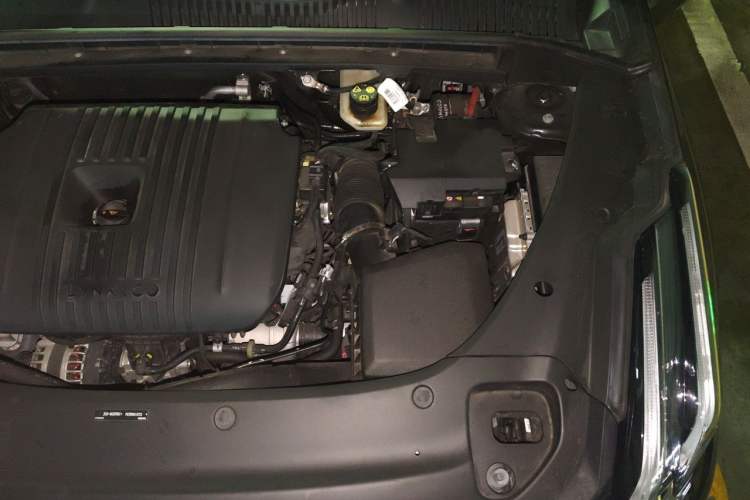 Used Lynk & Co 03 2023 2.0TD DCT JingPro Engine Bay Left