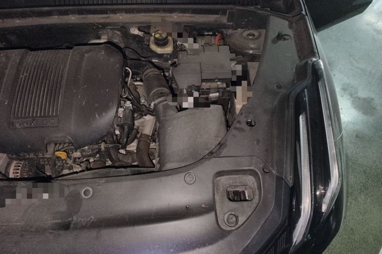 Used Lynk & Co 03 2023 1.5TD DCT JingPro Engine Bay Left