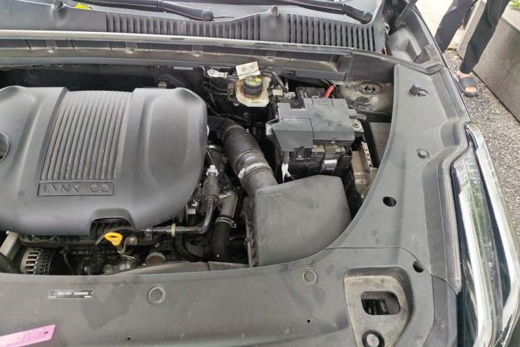Used Lynk & Co 03 2023 1.5TD DCT JingPro Engine Bay Left