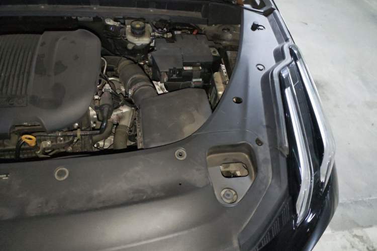 Used Lynk & Co 03 2023 1.5TD DCT JingPro Engine Bay Left