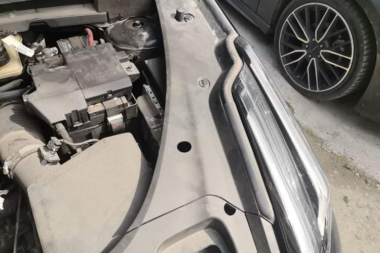 Used Lynk & Co 03 2023 2.0TD DCT JingPro Engine Bay Left