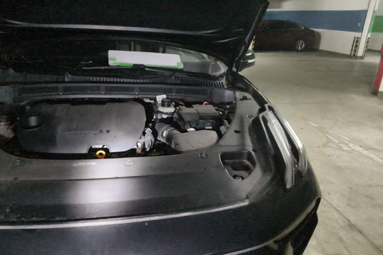 Used Lynk & Co 03 2023 1.5TD DCT JingPro Engine Bay Left