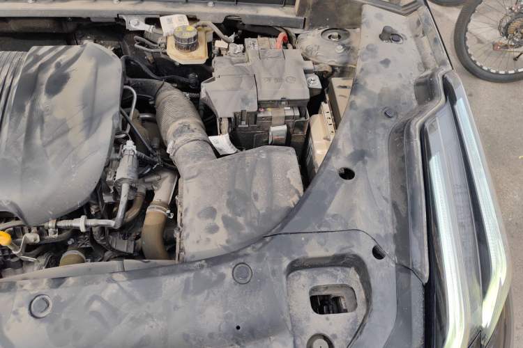 Used Lynk & Co 03 2023 1.5TD DCT JingPro Engine Bay Left