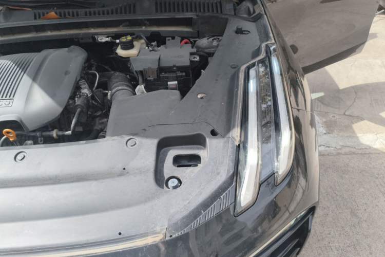 Used Lynk & Co 03 2023 1.5TD DCT JingPro Engine Bay Left