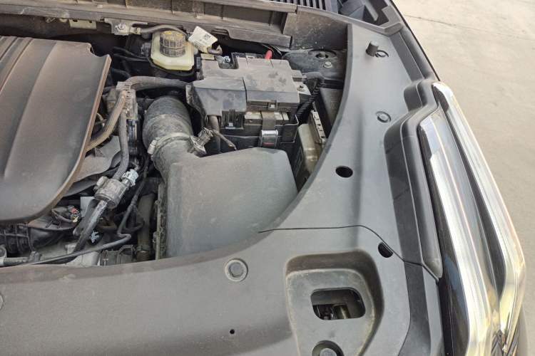 Used Lynk & Co 03 2023 2.0TD DCT H-Power Halo Engine Bay Left