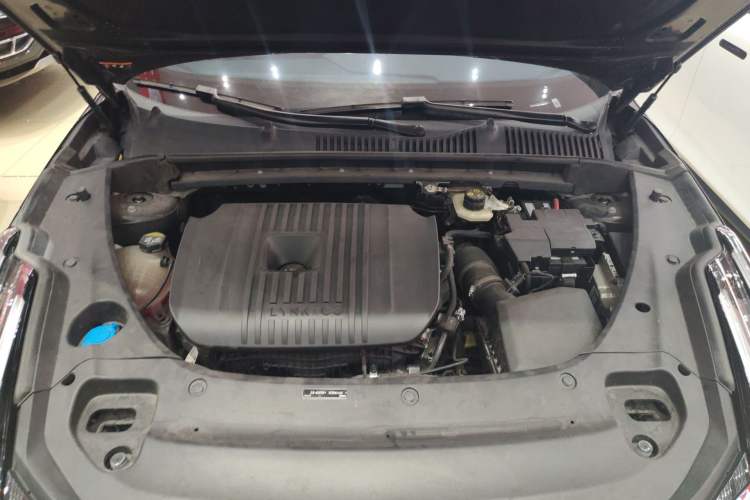 Used Lynk & Co 03 2023 2.0TD DCT JingPro Engine Bay