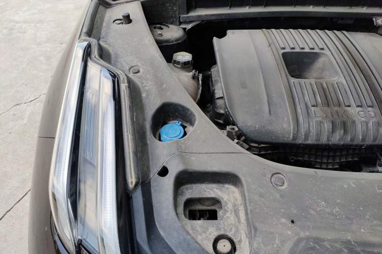 Used Lynk & Co 03 2023 2.0TD DCT JingPro Engine Bay Right