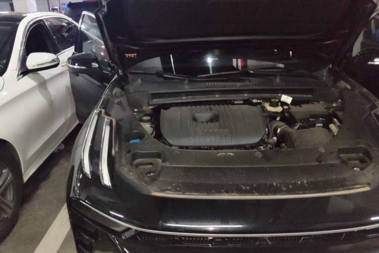 Used Lynk & Co 03 2023 2.0TD DCT H-Power Halo Engine Bay Right