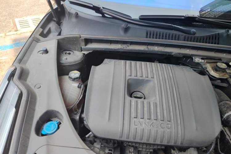 Used Lynk & Co 03 2023 2.0TD DCT JingPro Engine Bay Right