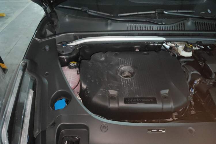 Used Lynk & Co 03 2023 03+ Racing All-Wheel-Drive Version Engine Bay Right