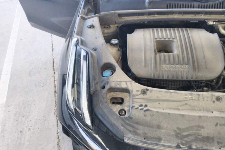 Used Lynk & Co 03 2023 2.0TD DCT H-Power Halo Engine Bay Right