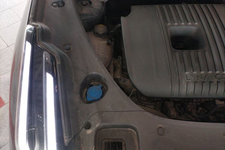 Used Lynk & Co 03 2023 2.0TD DCT JingPro Engine Bay Right