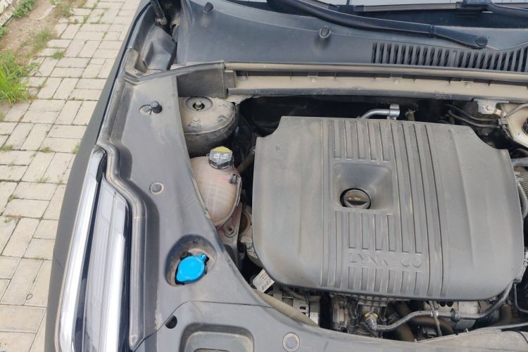 Used Lynk & Co 03 2023 2.0TD DCT H-Power Halo Engine Bay Right