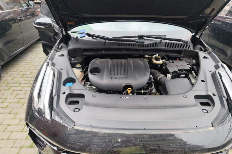 Used Lynk & Co 03 2023 1.5TD DCT JingPlus Engine Bay Right