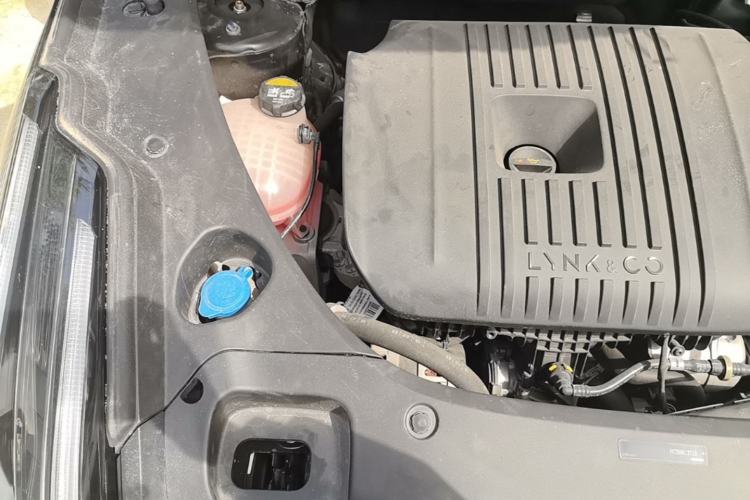 Used Lynk & Co 03 2023 2.0TD DCT JingPro Engine Bay Right