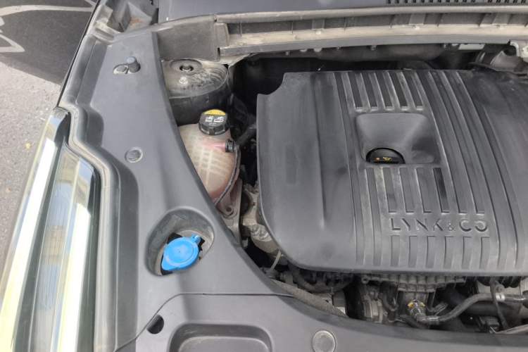 Used Lynk & Co 03 2023 2.0TD DCT JingPro Engine Bay Right