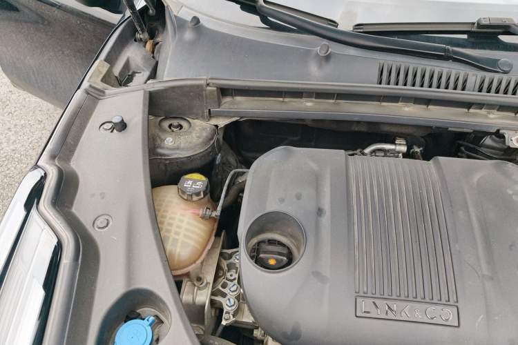 Used Lynk & Co 03 2023 1.5TD DCT JingPro Engine Bay Right
